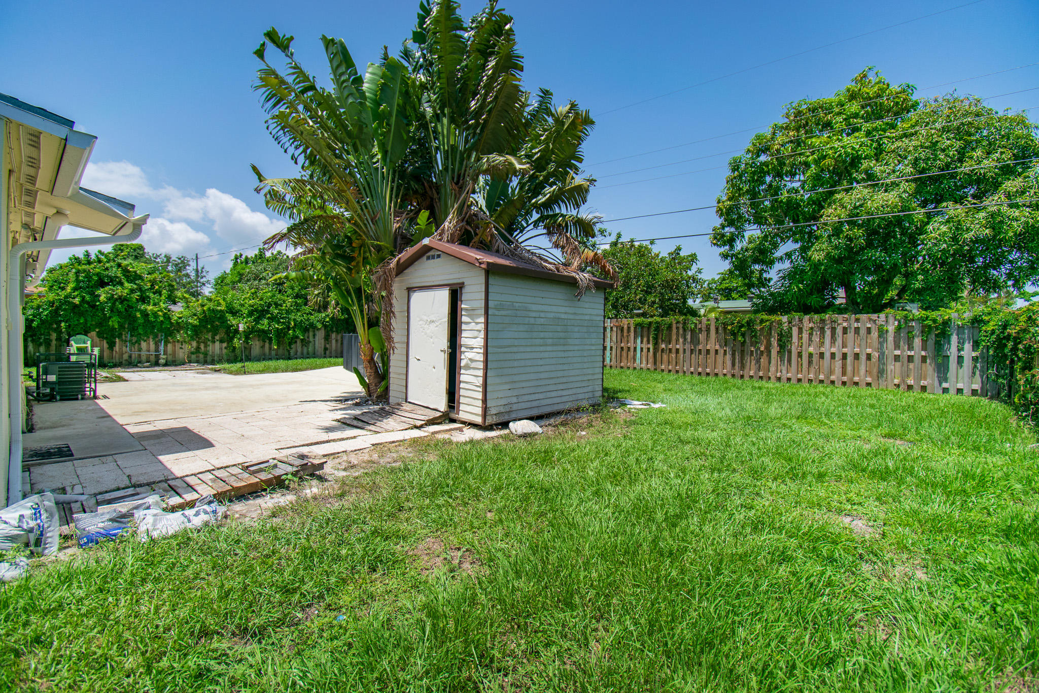 2321 Robin Road West Palm Beach, FL 33409 - Photo 13 of 14 2321 Robin Rd - Shed