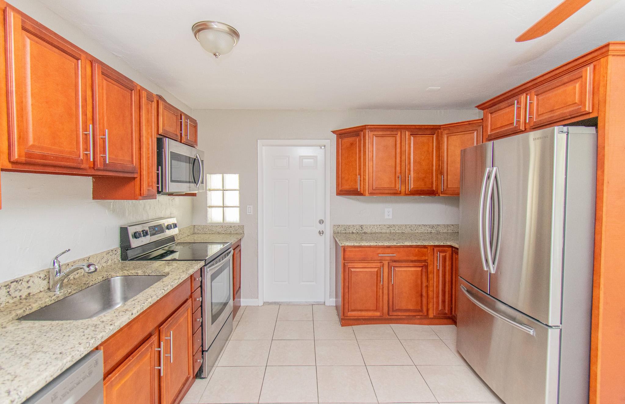 2321 Robin Road West Palm Beach, FL 33409 - Photo 6 of 14 2321 Robin Rd - Kitchen