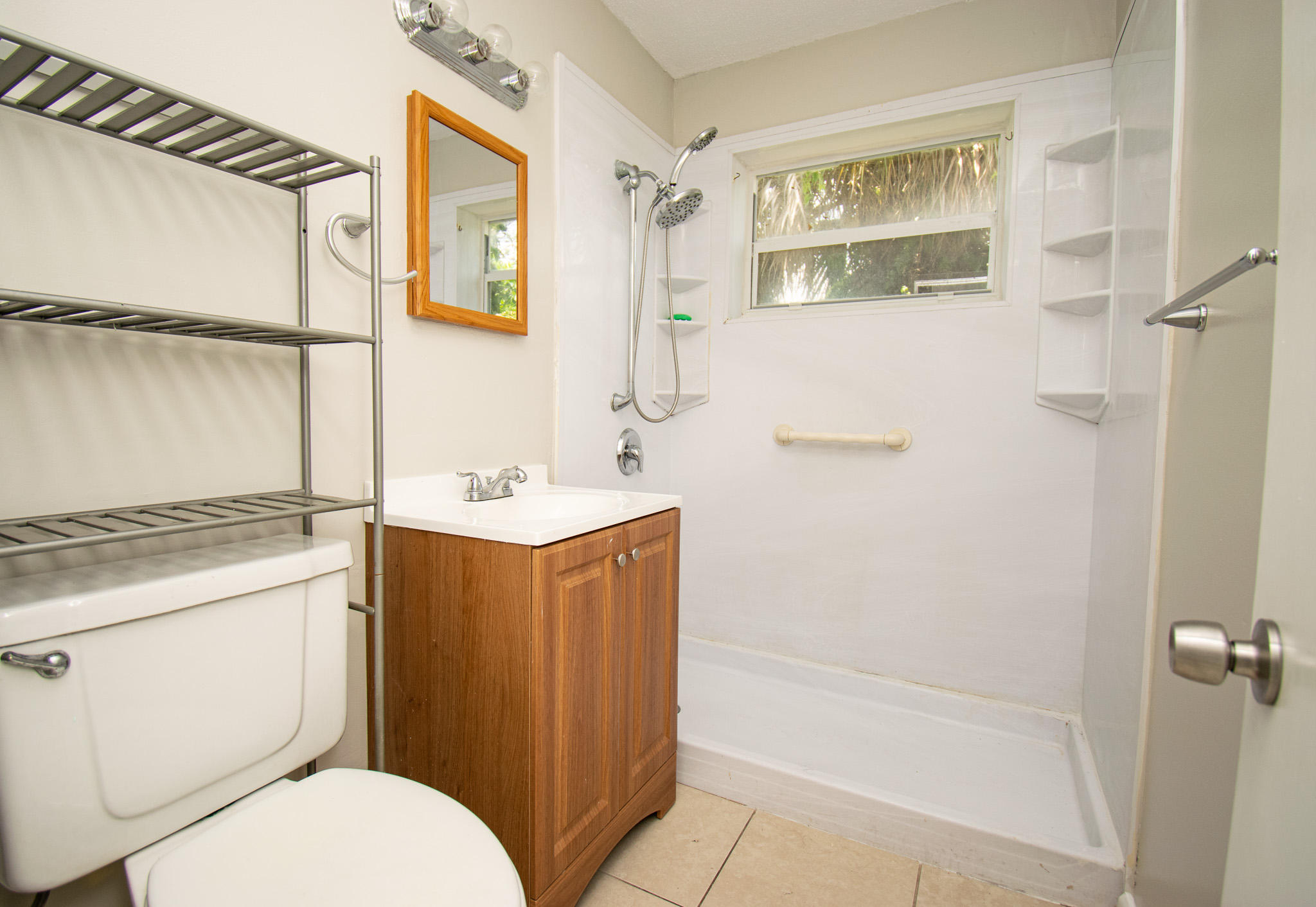 2321 Robin Road West Palm Beach, FL 33409 - Photo 10 of 14 2321 Robin Rd - Bathroom