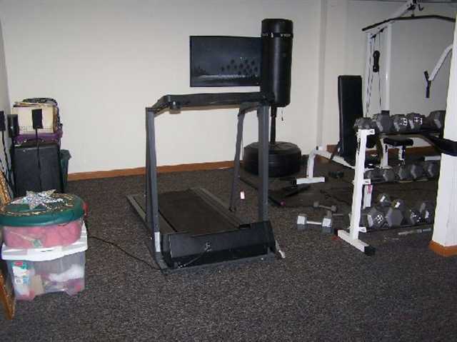 2085 Cumberland Road Rochester, MI 48307 - Photo 12 of 15 31017648-11.JPG