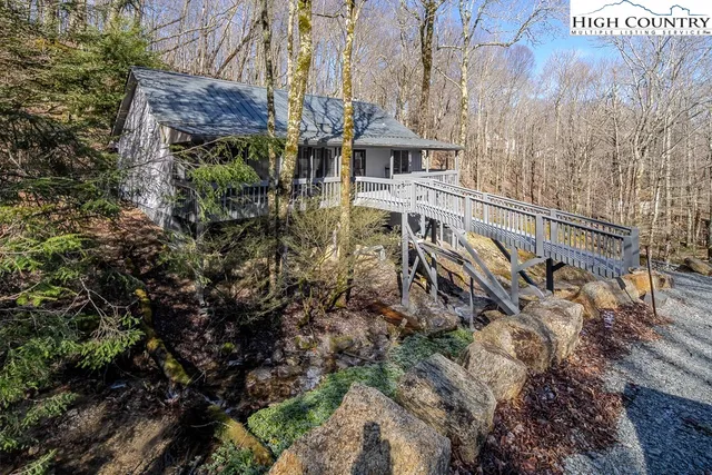$399,000 | 126 Staghorn Hollow Road, Beech Mountain, NC 28604