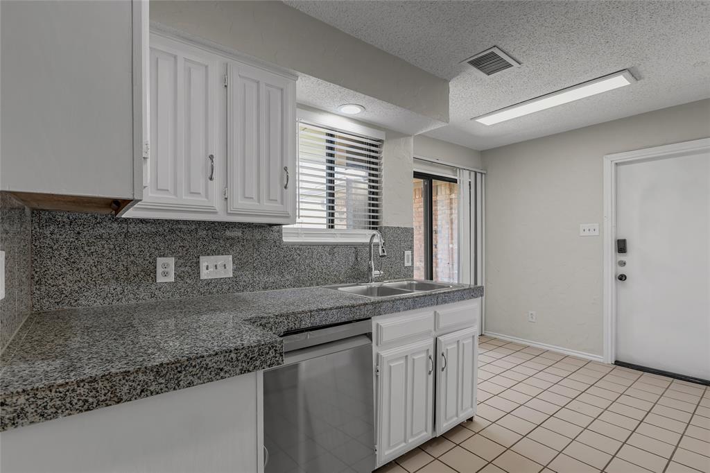 1007 Wimbledon Lane Plano, TX 75075 - Photo 13 of 30