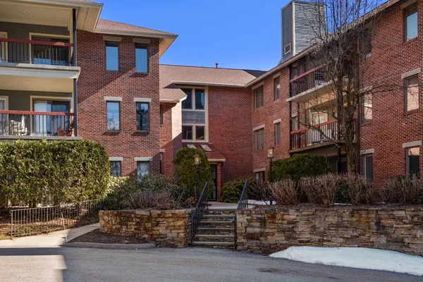 $380,000 | 770 Salisbury Street, Unit 517, Worcester, MA 01609