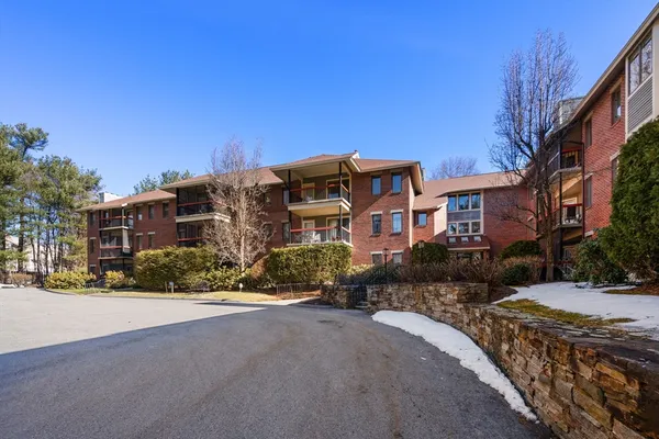 $380,000 | 770 Salisbury Street, Unit 517, Worcester, MA 01609