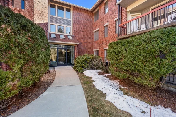 $380,000 | 770 Salisbury Street, Unit 517, Worcester, MA 01609