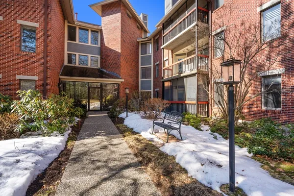 $380,000 | 770 Salisbury Street, Unit 517, Worcester, MA 01609