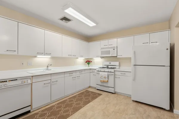 $380,000 | 770 Salisbury Street, Unit 517, Worcester, MA 01609