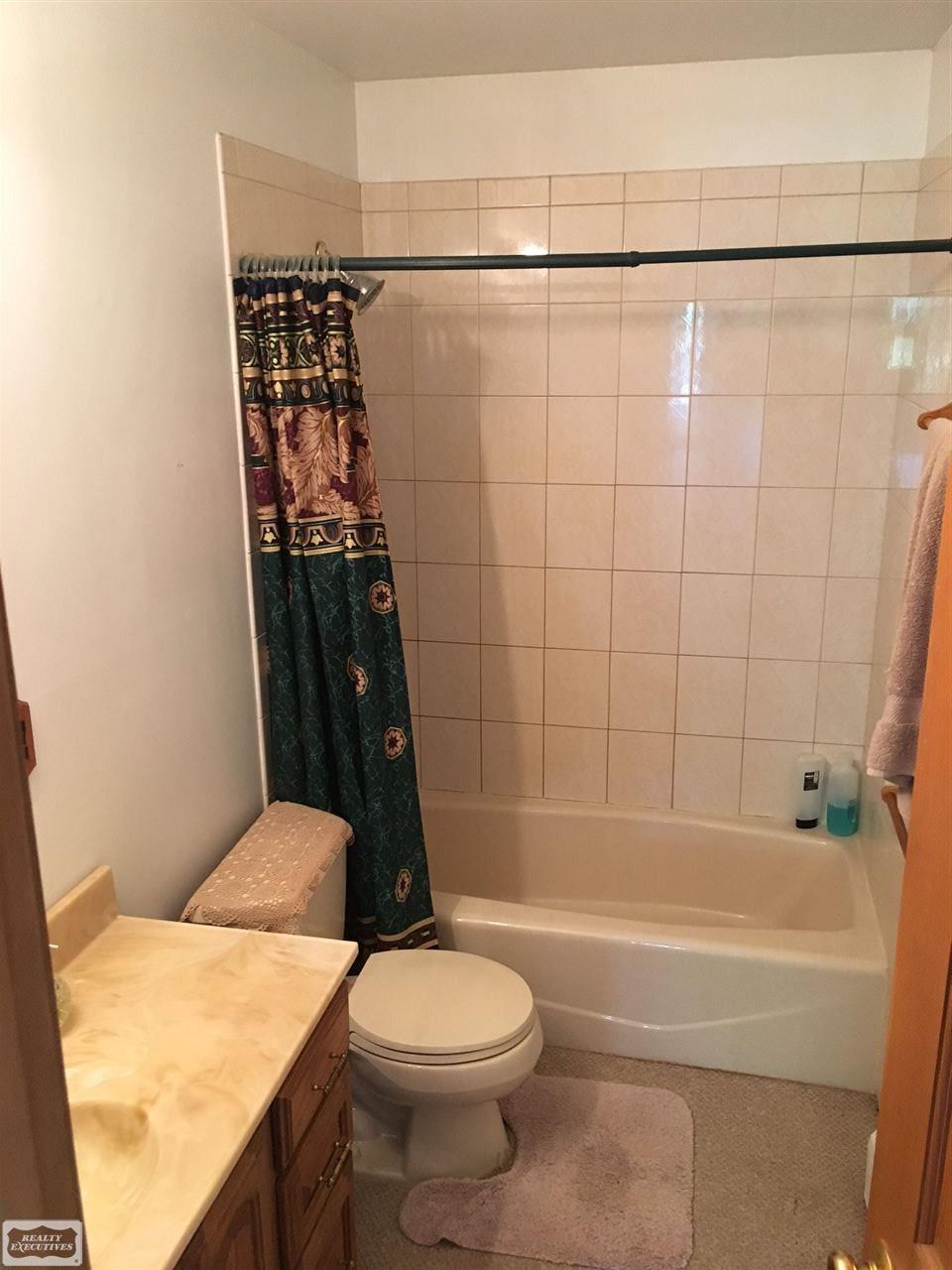 11920 Gilbert Road Memphis, MI 48041 - Photo 13 of 36 31325272-12.JPG