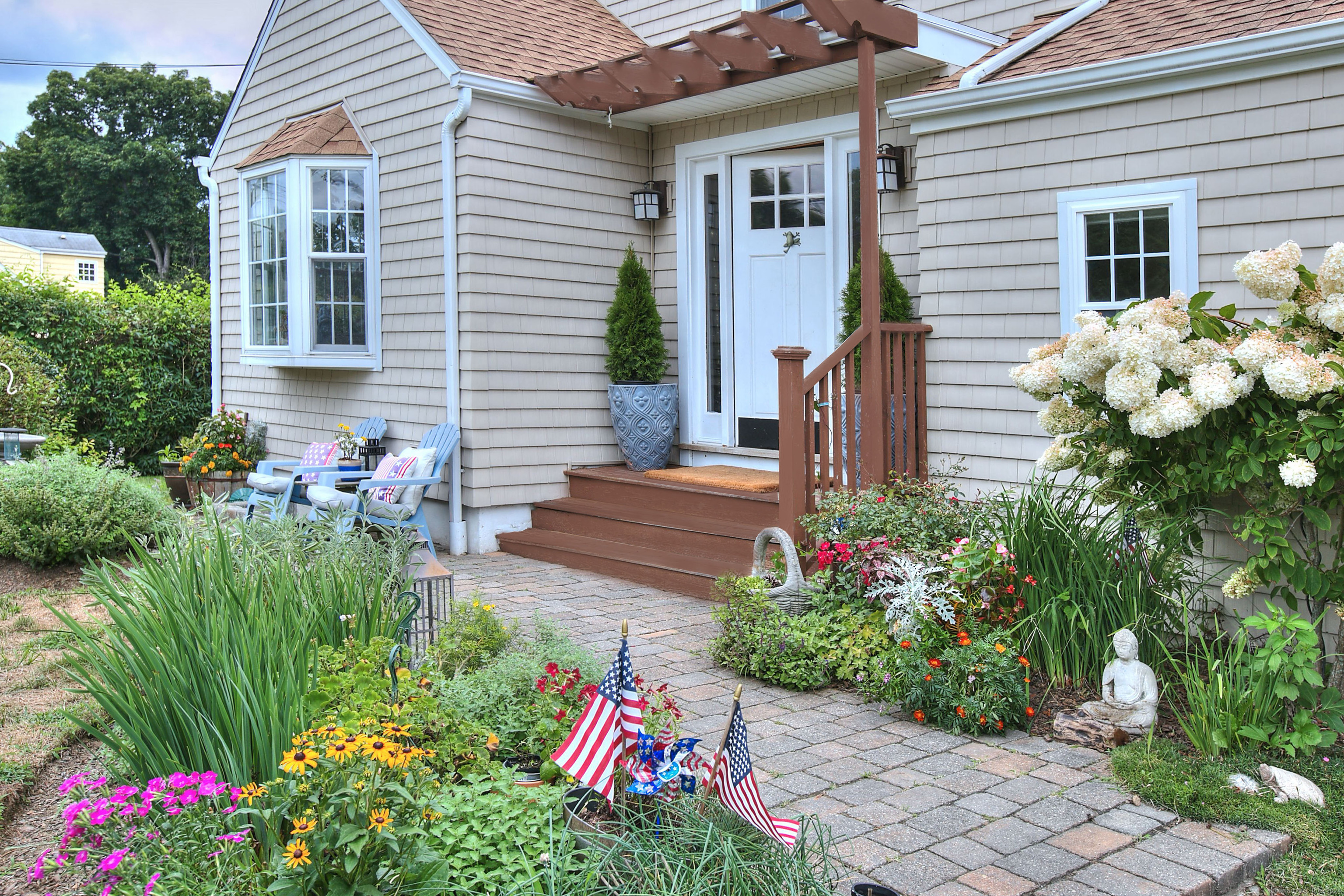 8 Bauer Place Westport, CT 06880 - Photo 3 of 37