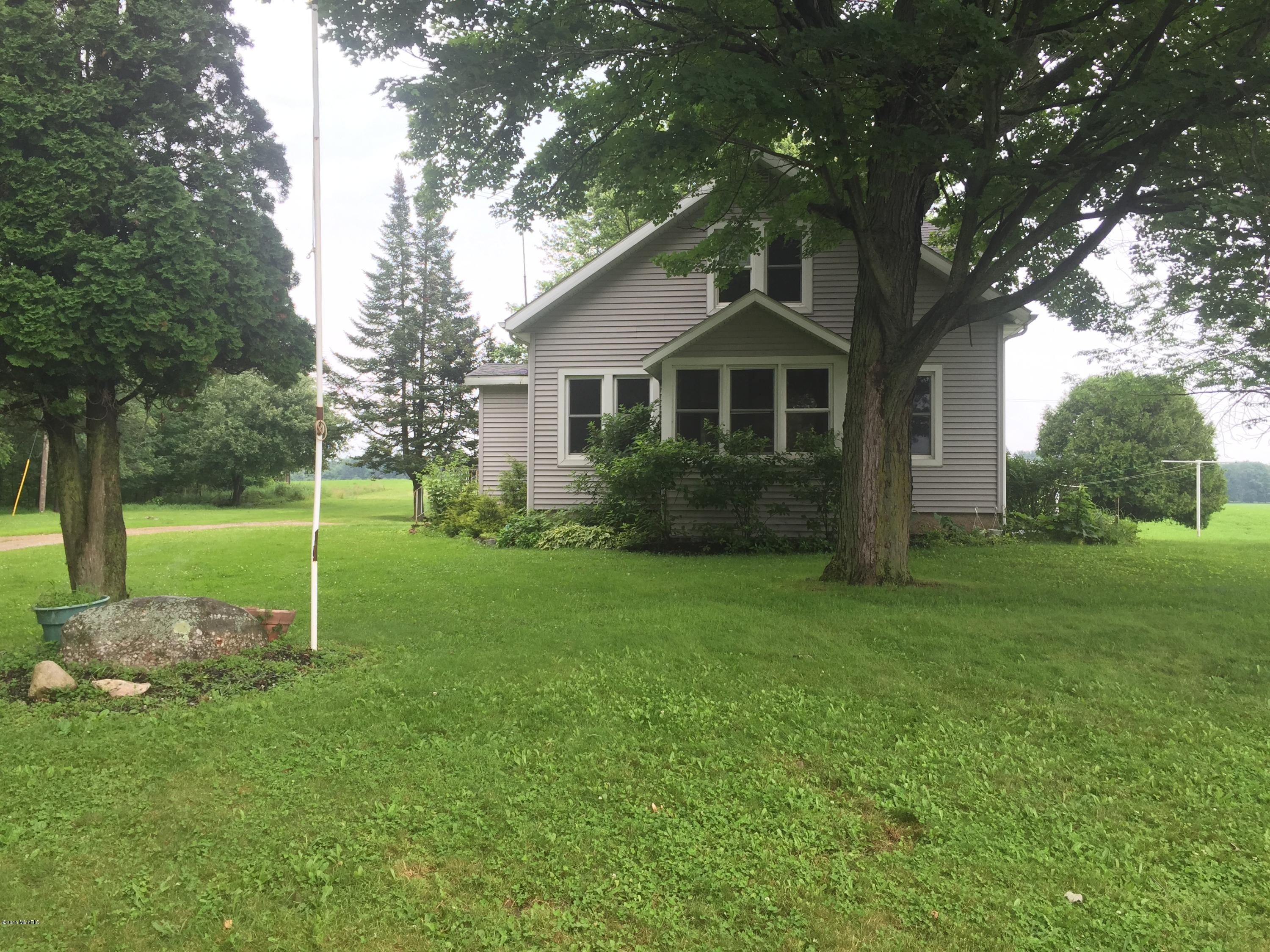 1608 Whites Bridge Road Belding, MI 48809 - Photo 3 of 50 IMG_1555