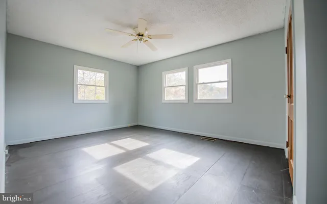 $204,199 | 6 Oak Lane, Lock Haven, PA 17745