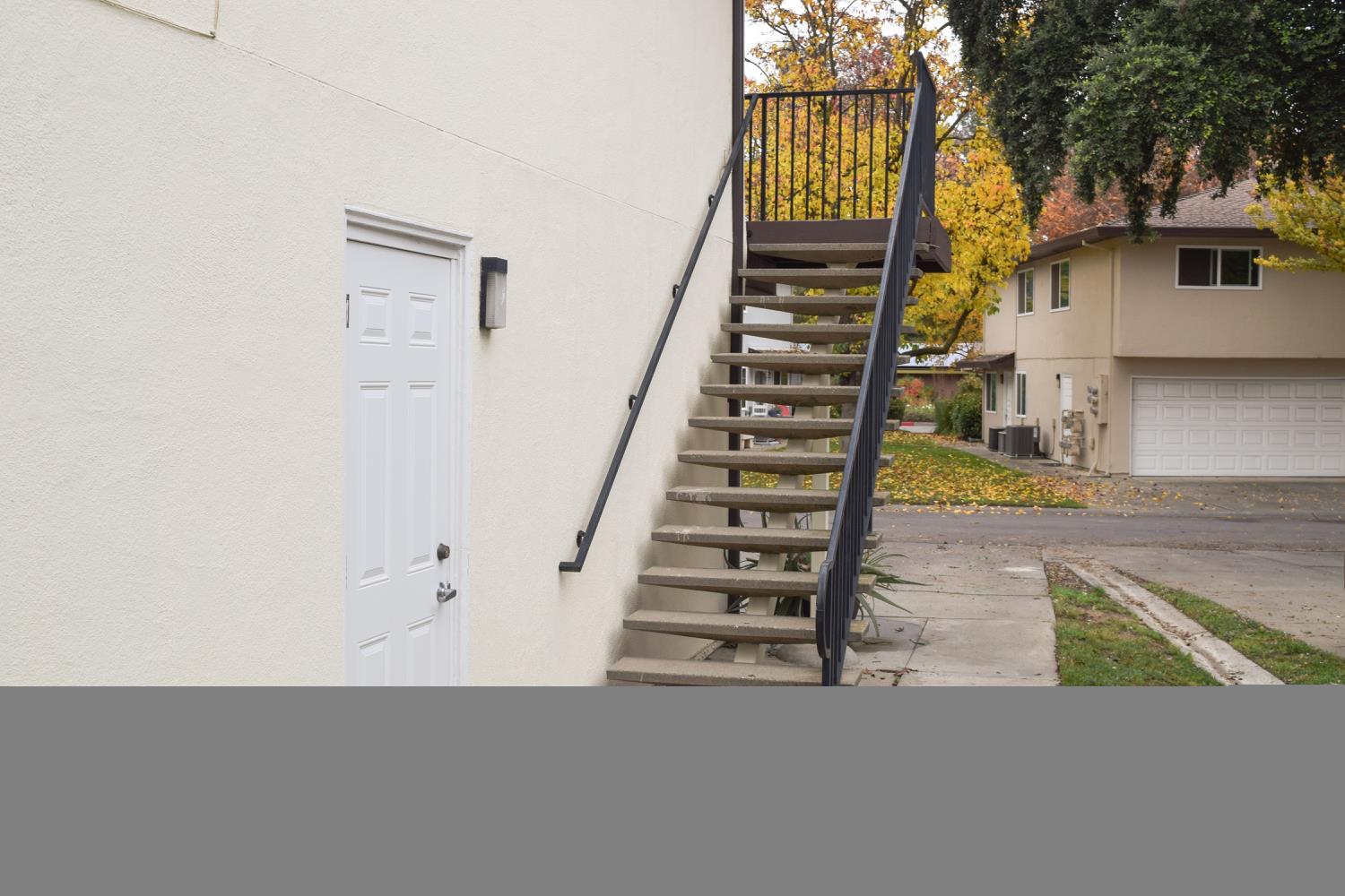 2708 Pole Line Road, Unit 4 Davis, CA 95618 - Photo 5 of 14 a view of entryway and hall