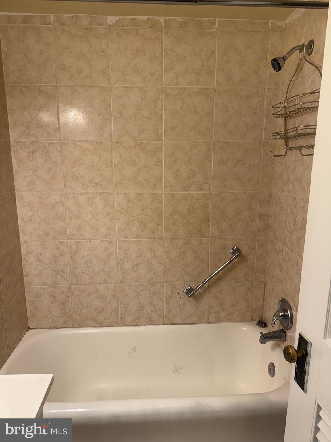 1324 Locust Street, Unit 528R Philadelphia, PA 19107 - Photo 11 of 19