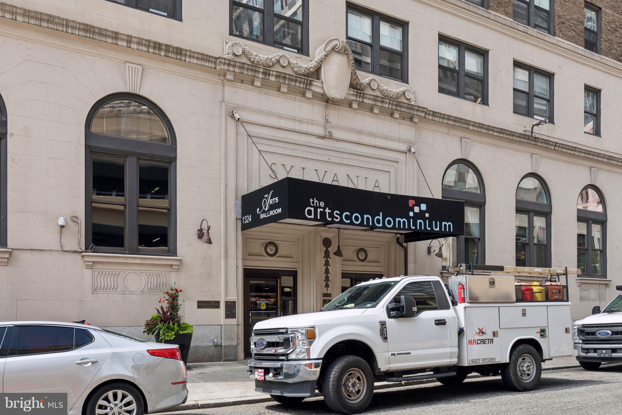 1324 Locust Street, Unit 528R Philadelphia, PA 19107 - Photo 18 of 19