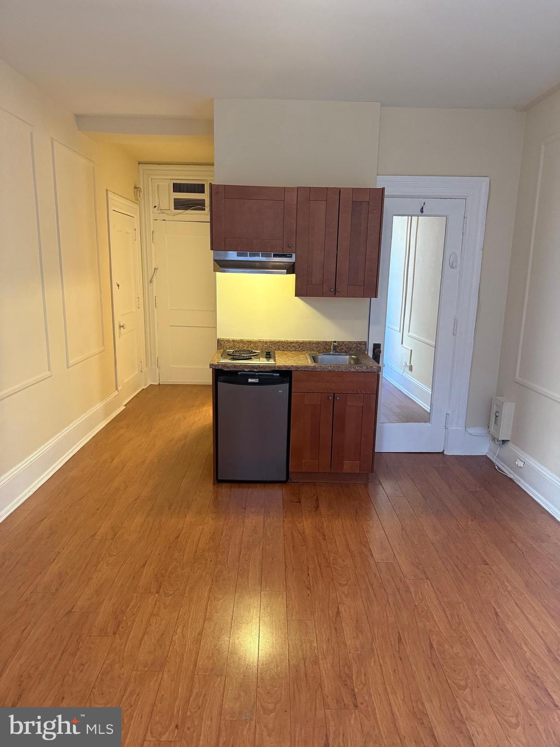 1324 Locust Street, Unit 528R Philadelphia, PA 19107 - Photo 9 of 19