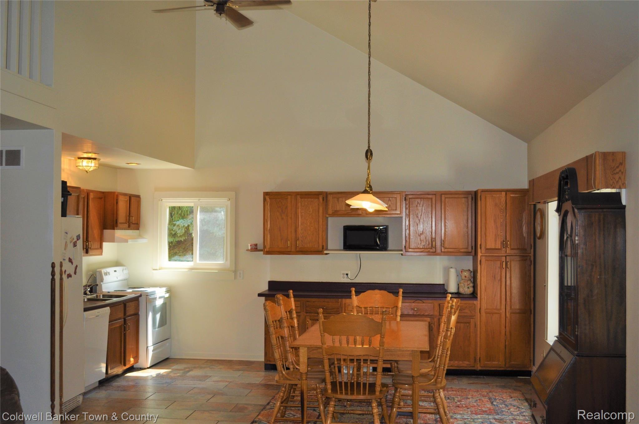 5359 Chase Lake Road Fowlerville, MI 48836 - Photo 5 of 31 1.jpg