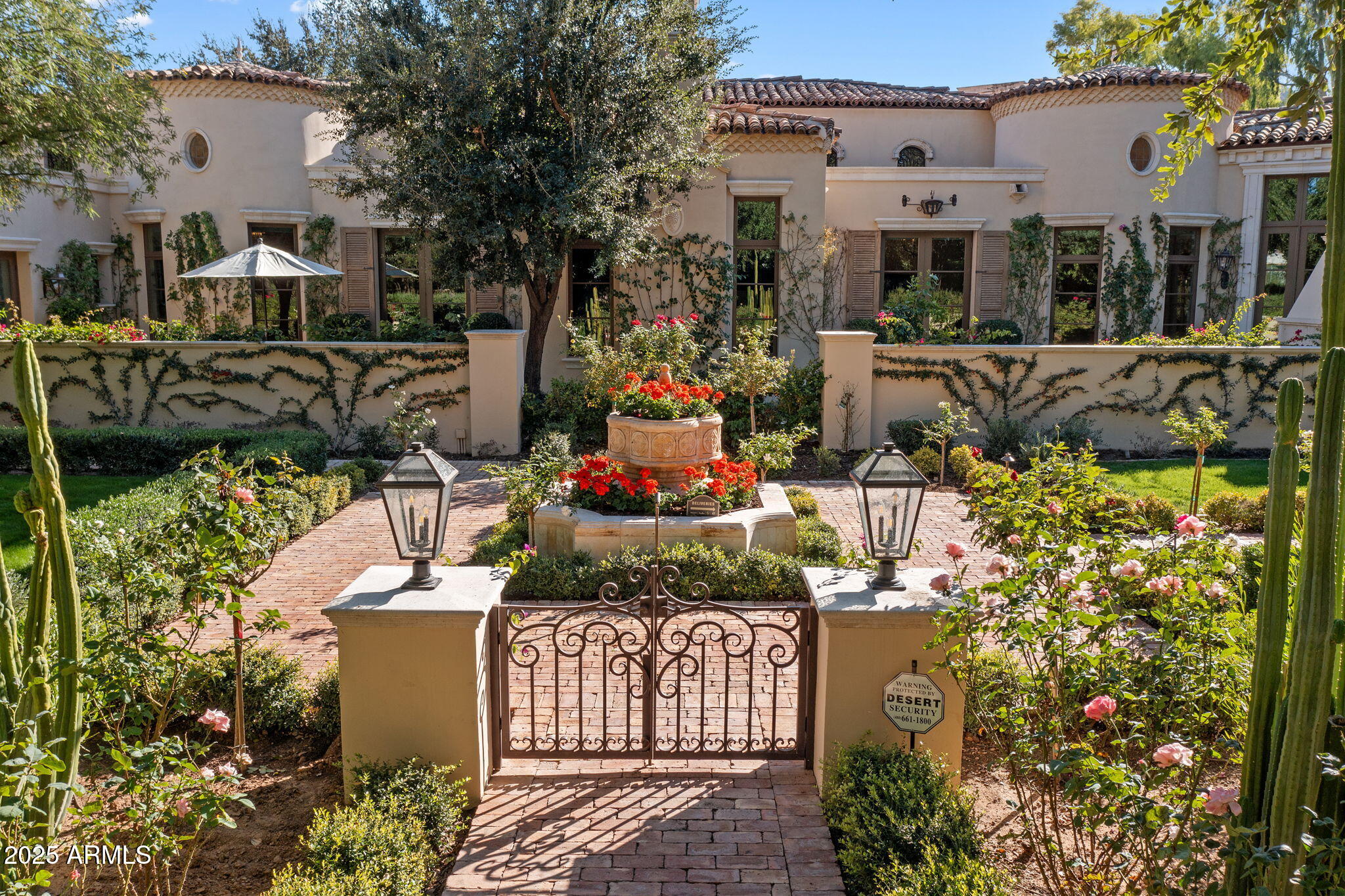 8345 Morning Glory Road Paradise Valley, AZ 85253 - Photo 2 of 37 a view of city