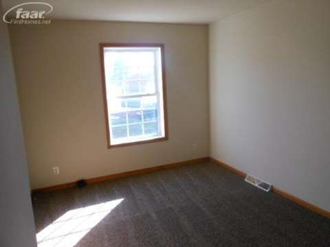 3500 East Carpenter Road Flint, MI 48506 - Photo 7 of 10 20376443-6.JPG