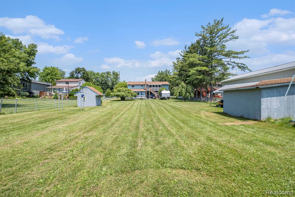 2029 North Long Lake Road Fenton, MI 48430 - Photo 26 of 31