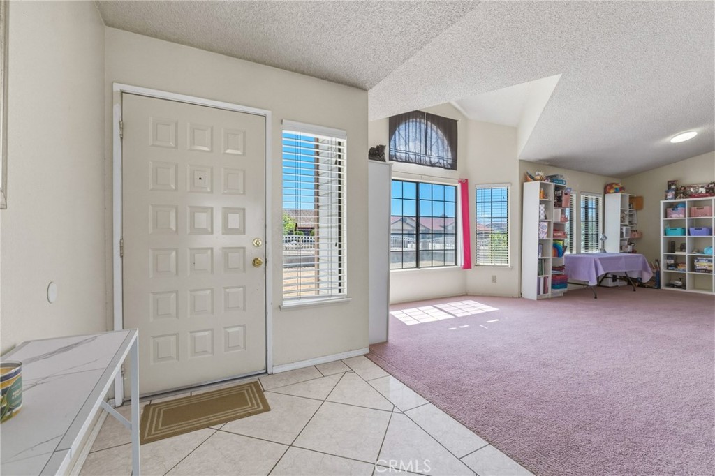 13382 Ivanpah Road Apple Valley, CA 92308 - Photo 15 of 45