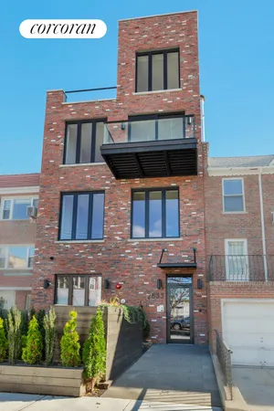 $885,000 | 26-33 28th Street, Unit PH4A | Astoria