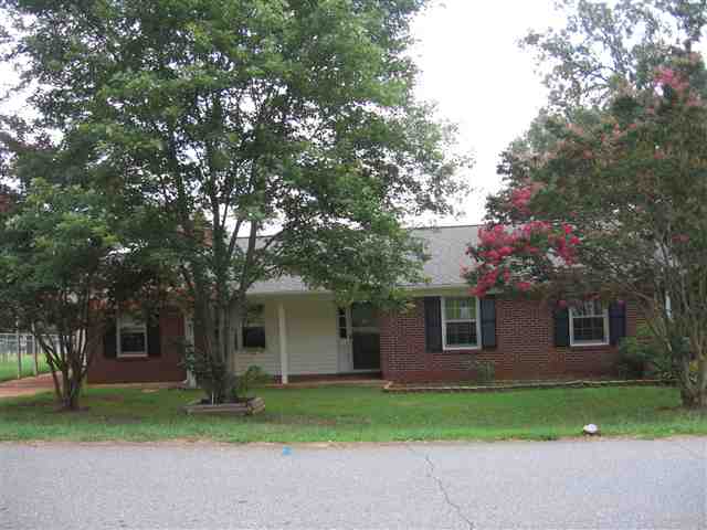 2402 Rolling Green Road Anderson, SC 29621 - Photo 1 of 11