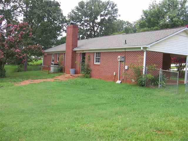 2402 Rolling Green Road Anderson, SC 29621 - Photo 2 of 11
