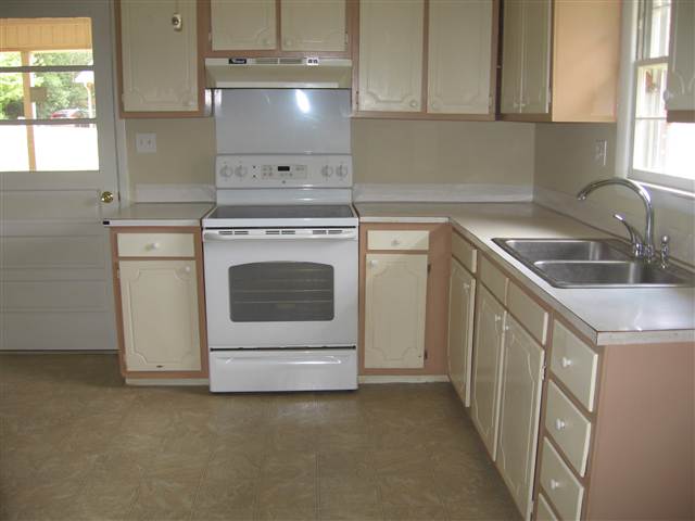 2402 Rolling Green Road Anderson, SC 29621 - Photo 3 of 11
