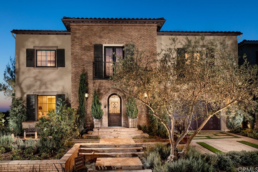 11723 North Manchester Way Porter Ranch, CA 91326 - Photo 1 of 1 Front Elevation - Palisades - Westcliffe - Andalusian
INCLUSIONS: Fully Furnished model home, professionally decorated with designer finishes throughout and lush landscaping.
EXCLUSIONS: Model home sold as is.