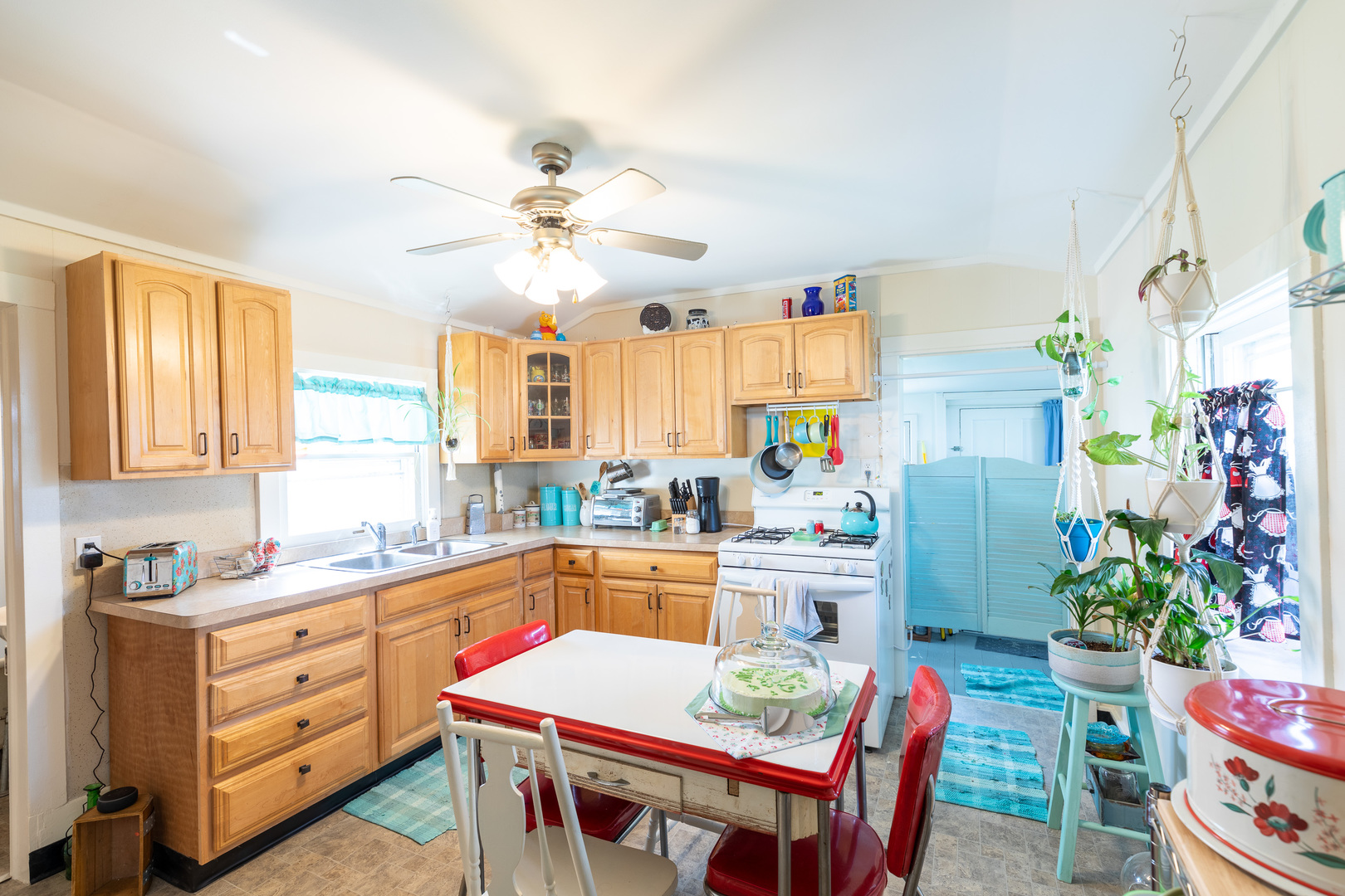916 North 8th Street Rochelle, IL 61068 - Photo 8 of 16 a kitchen that has a table and chairs in it