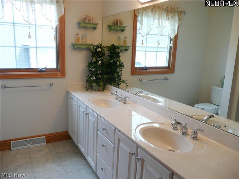 13426 Drake Road Strongsville, OH 44136 - Photo 19 of 25 Gallery Image 19