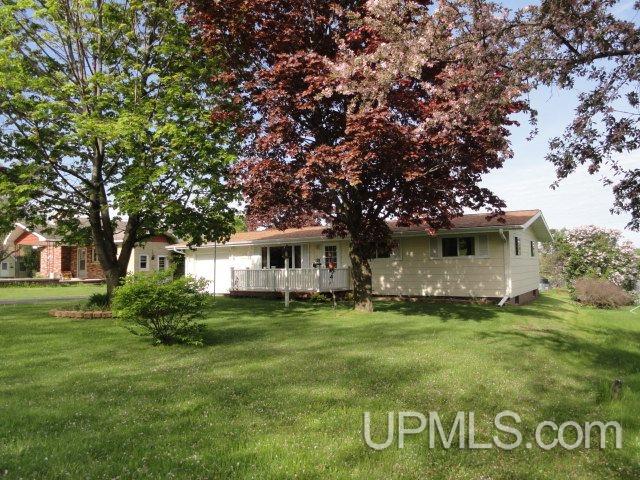 18 8th Street L'Anse, MI 49946 - Photo 2 of 25