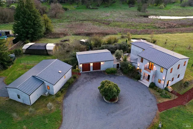 $2,250,000 | 5300 Gravenstein Highway South, Sebastopol, CA 95472