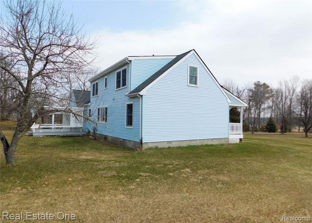 1116 County Farm Road Howell, MI 48843 - Photo 21 of 26 Side