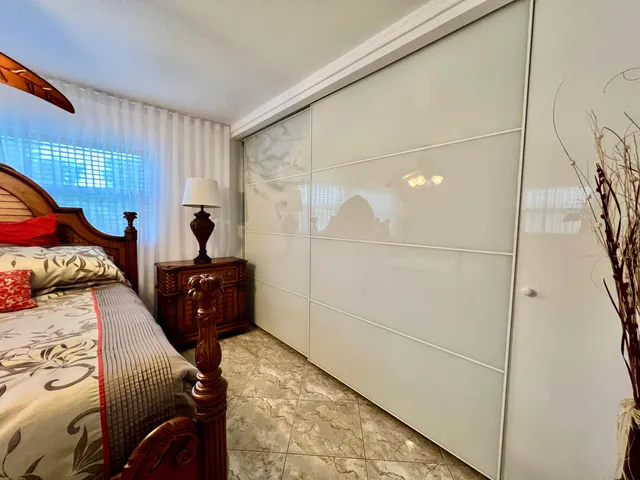 a view of livingroom with furniture