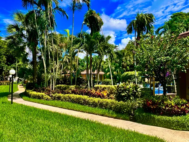 $154,000 | 5141 West Oakland Park Boulevard, Unit 201, Lauderdale Lakes, FL 33313