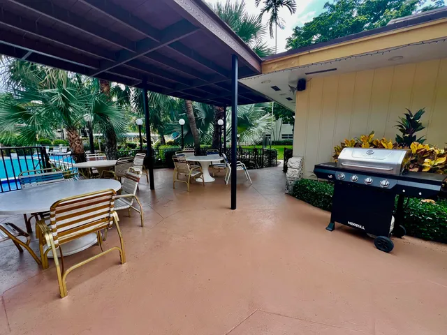 $154,000 | 5141 West Oakland Park Boulevard, Unit 201, Lauderdale Lakes, FL 33313