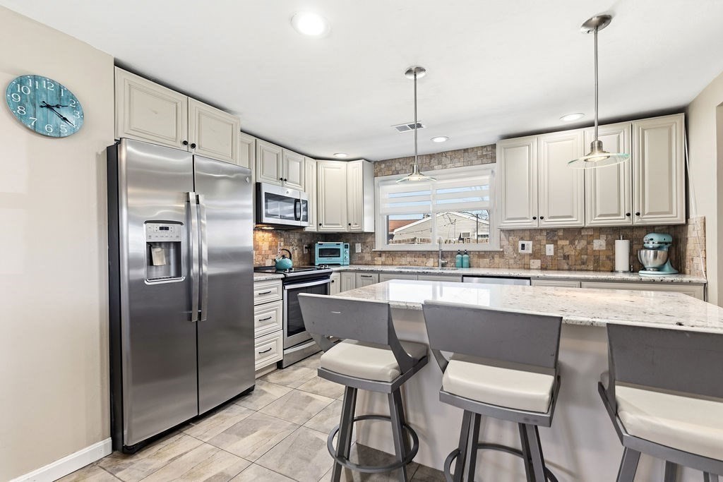 145 Bates Road Brockton, MA 02302 - Photo 4 of 27
