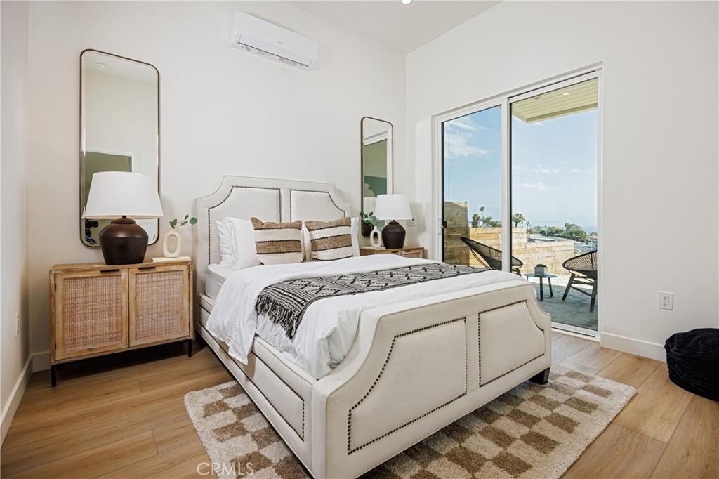 251 Highland Road Laguna Beach, CA 92651 - Photo 44 of 65 ADU: ensuite bedroom #1 (lower level)