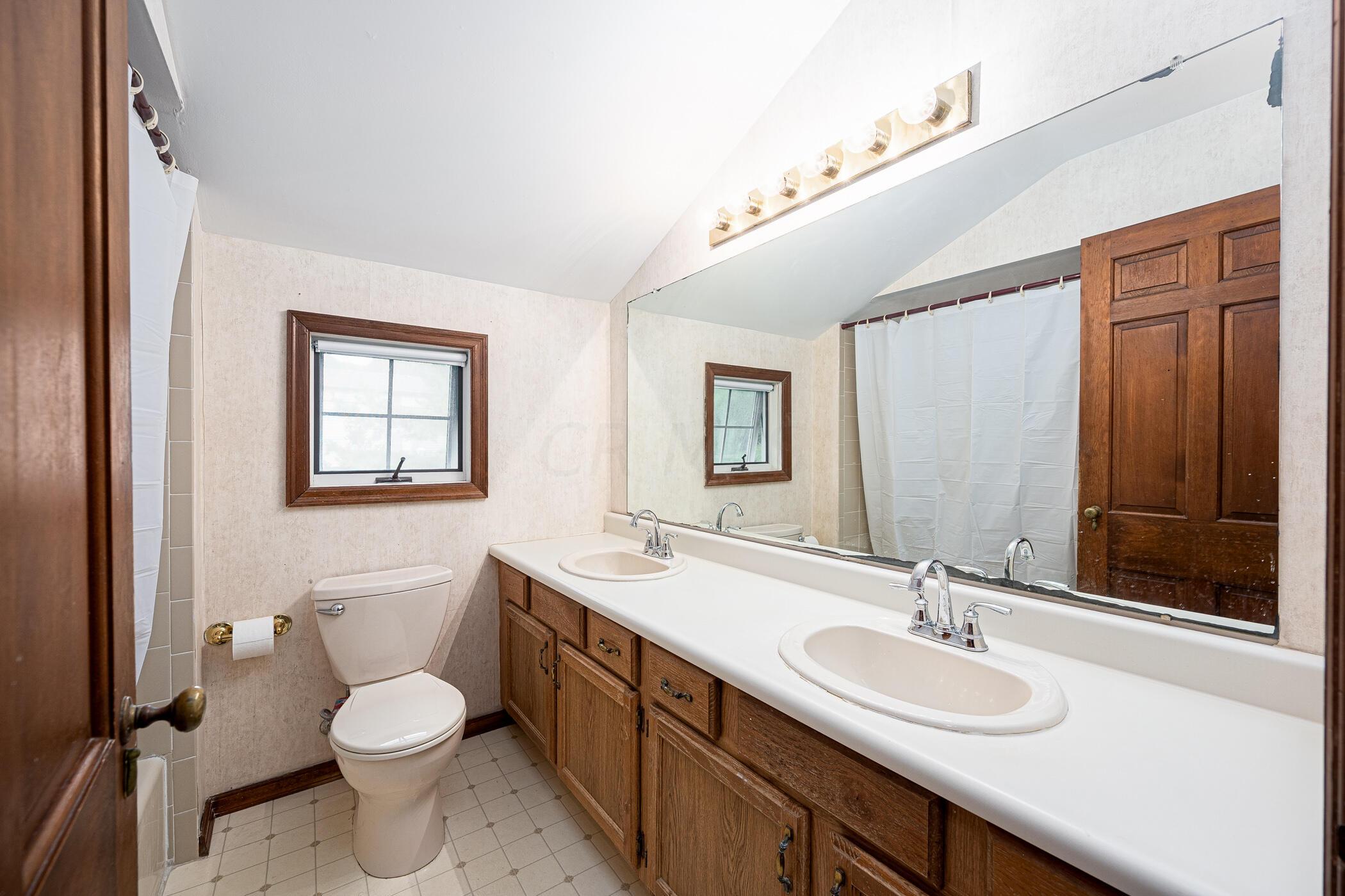 1904 Malvern Road Columbus, OH 43221 - Photo 42 of 55 Full Bath