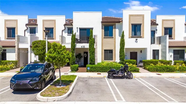 $495,000 | 21018 Northeast 8th Avenue, Unit 21018, Miami, FL 33162