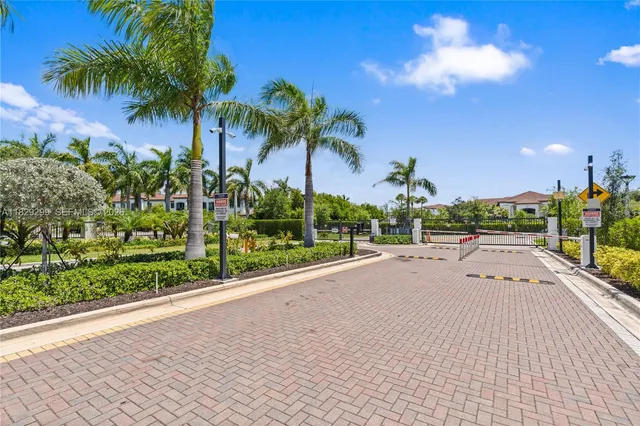 $495,000 | 21018 Northeast 8th Avenue, Unit 21018, Miami, FL 33162