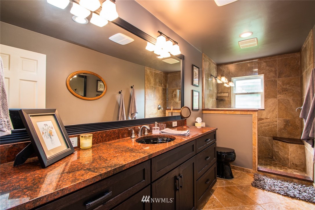14162 Gibralter Road Anacortes, WA 98221 - Photo 12 of 25 Gallery Image 12