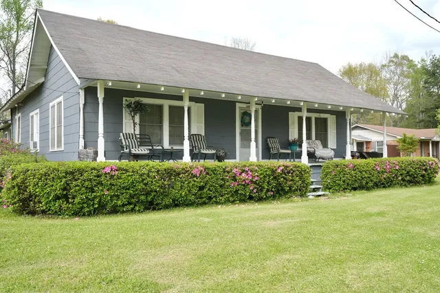 $98,000 | 1031 Pearl River Avenue, McComb, MS 39648