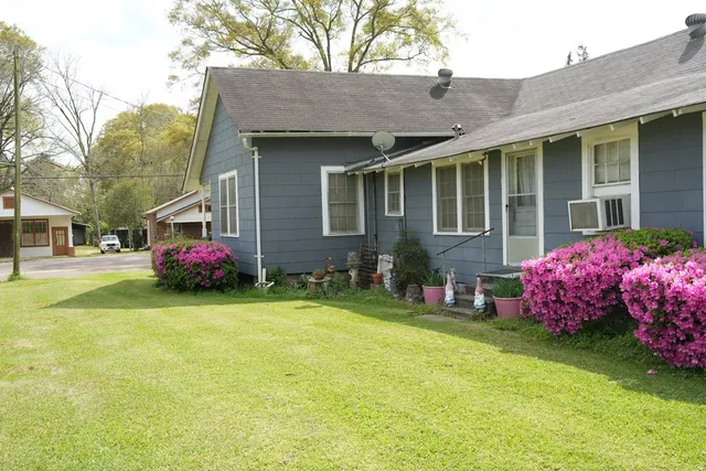$98,000 | 1031 Pearl River Avenue, McComb, MS 39648
