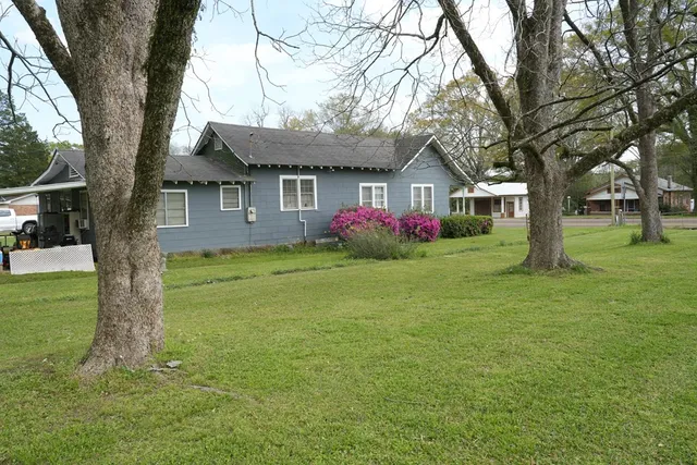 $98,000 | 1031 Pearl River Avenue, McComb, MS 39648