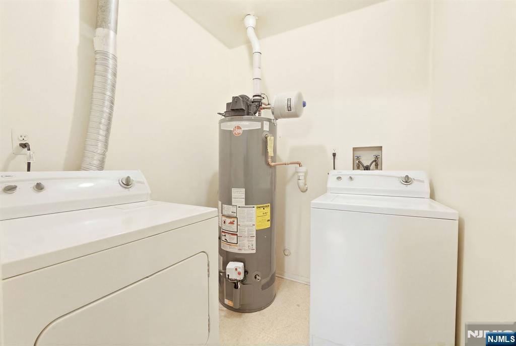 120 Carnegie Place Union, NJ 07088 - Photo 8 of 28 a utility room with dryer and washer