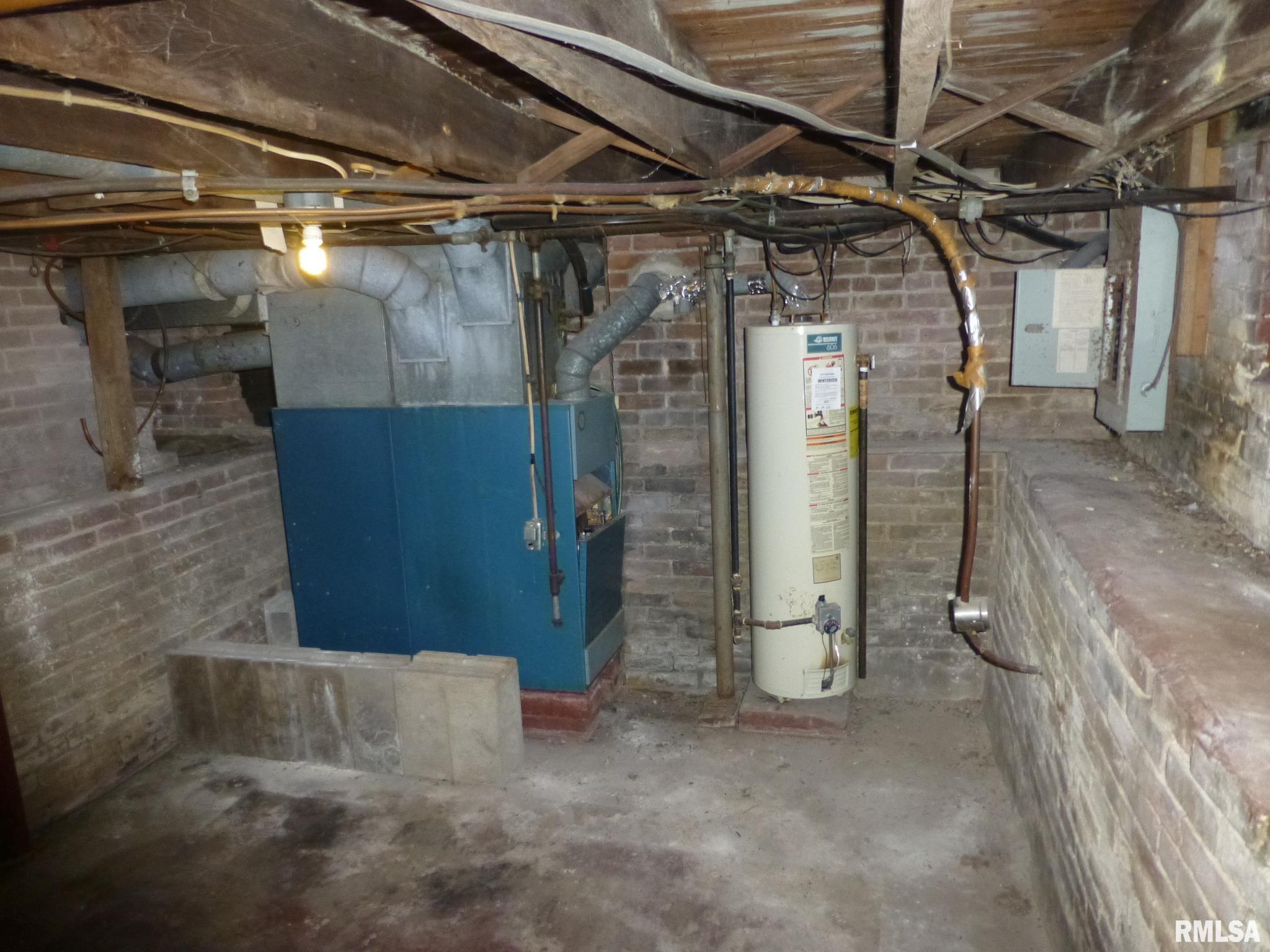 210 North 2nd Street Easton, IL 62633 - Photo 13 of 19