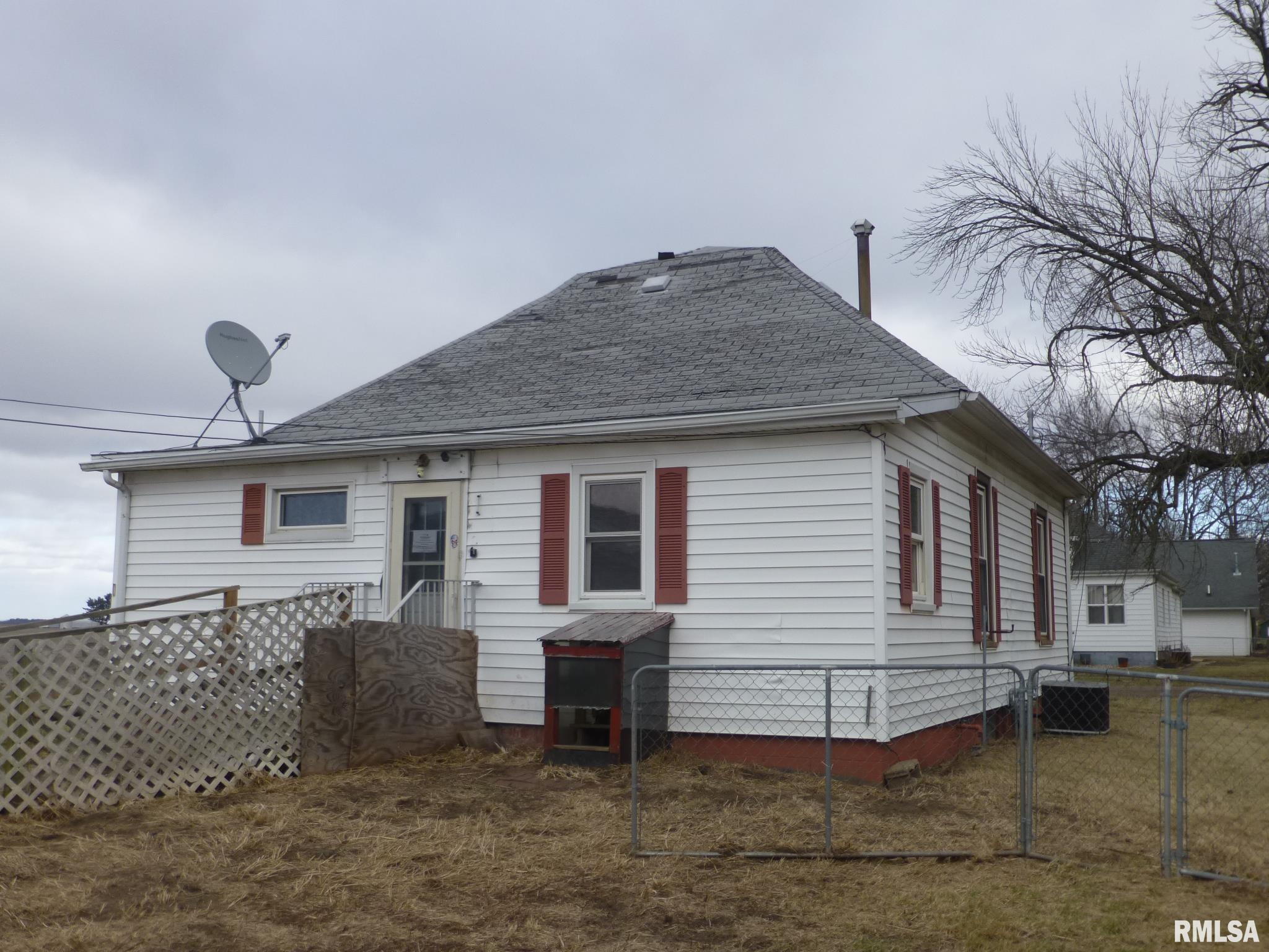 210 North 2nd Street Easton, IL 62633 - Photo 14 of 19