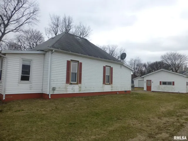 $32,500 | 210 North 2nd Street, Easton, IL 62633